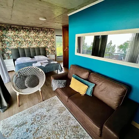 Victoria Ocean View Lodge *