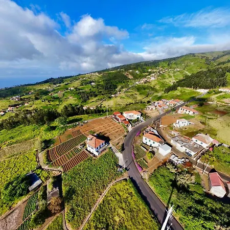 Victoria Ocean View Lodge *