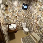 Victoria Ocean View Lodge *