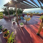 Victoria Ocean View Lodge